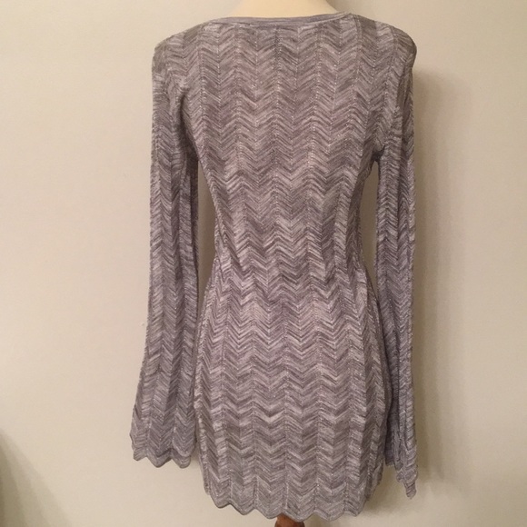 MAKE AN OFFER—White House Black Market top - Picture 2 of 4